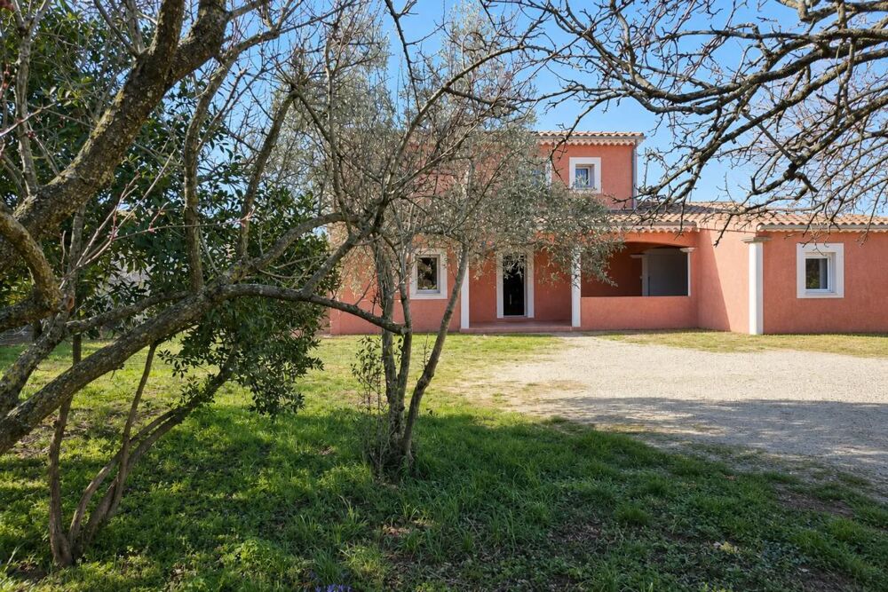 Maison lumineuse de 153 m² avec jardin à Montélimar