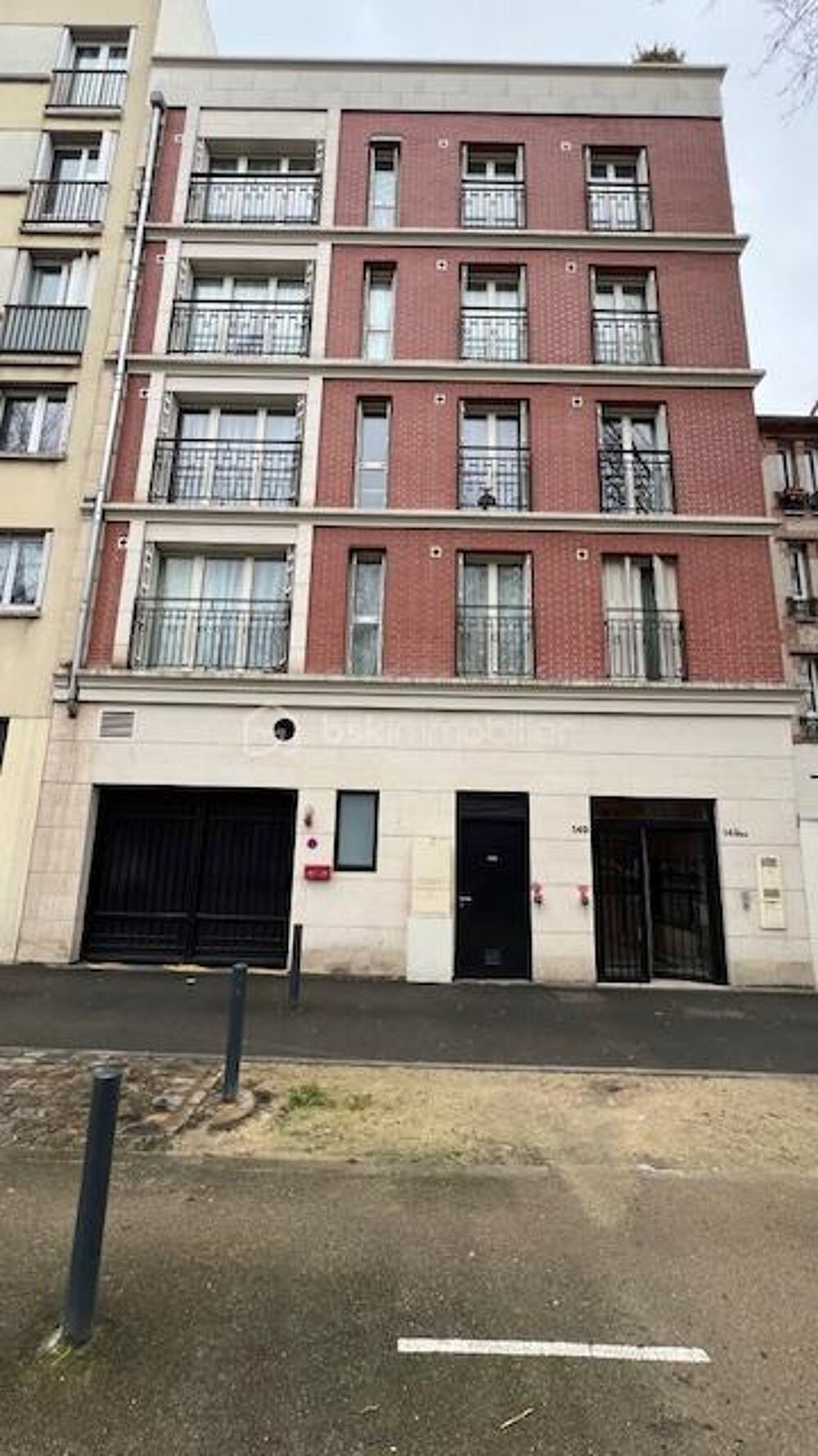 Studio dans un immeuble récent