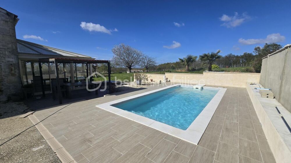 Maison en pierre avec piscine et climatisation