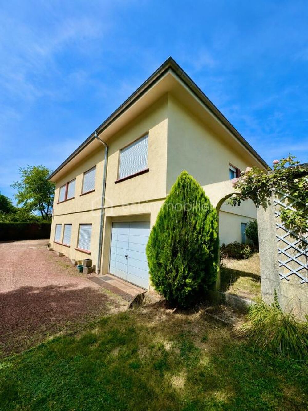 ?? Sur les hauteurs de Creutzwald, en lisière de forêt  Maison familiale de 175 m² avec appartement indépendant et plus de 100