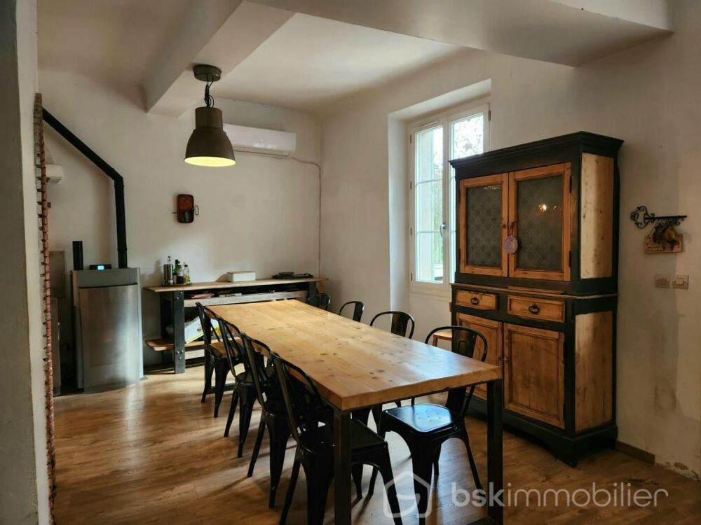 BELLE BASTIDE 8 PIECES AVEC DEPENDANCES