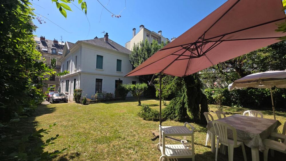 Aix-les-Bains Centre Demeure bourgeoise de caractère avec jardin