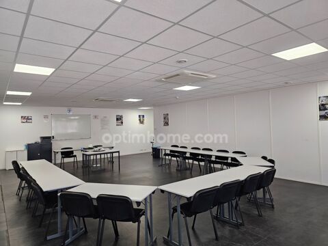   bureau rénové de 115 m2 à vendre à Cergy au prix de 156000 euros 