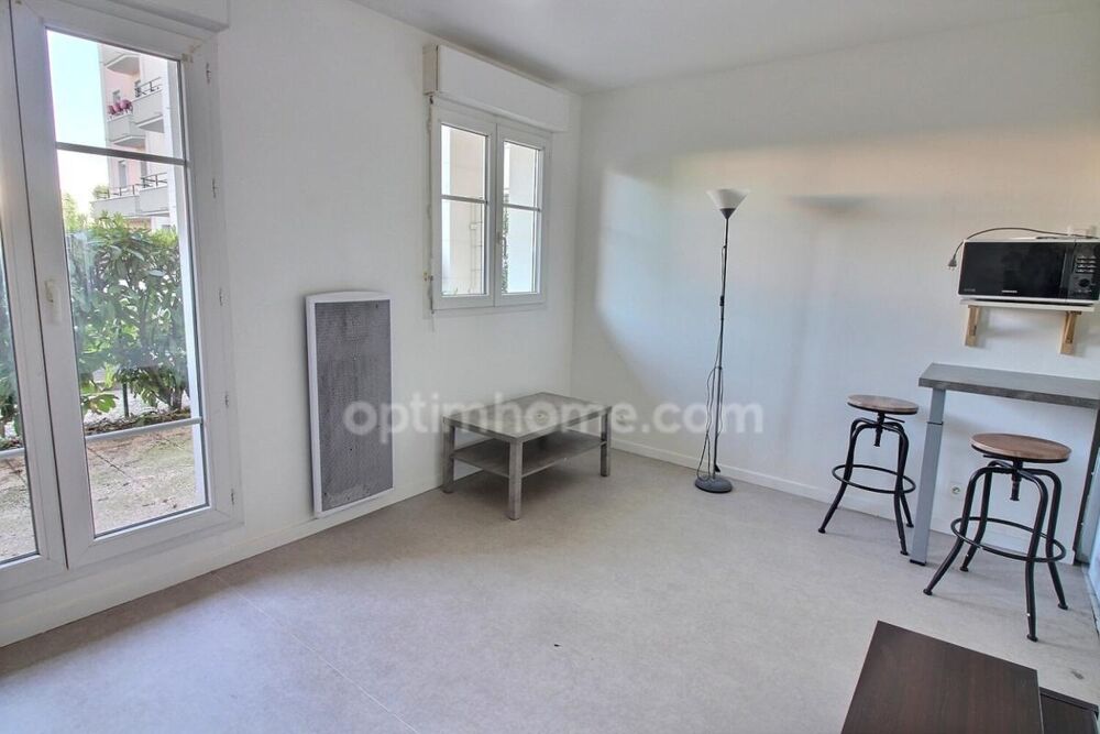 Location Appartement Appartement 1 pièce loué meublé avec terrasse à Carrières sous Poissy au prix de 595 euros C.C. par mois Carrieres sous poissy