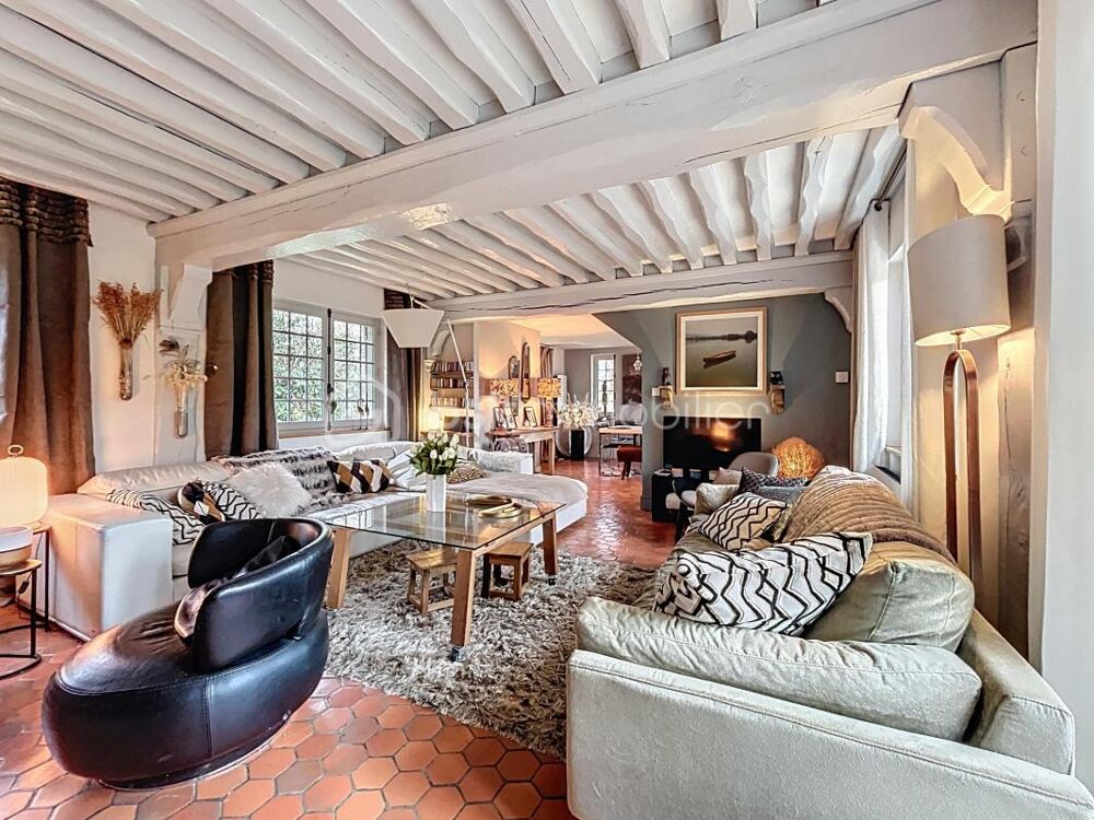ENSEMBLE IMMOBILIER DE CARACTÈRE AVEC DÉPENDANCES ET 7300 m²