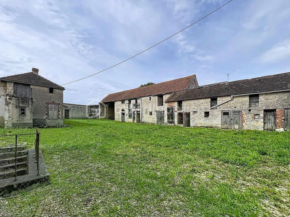 BEAU CORPS DE FERME HABITATION + BATIMENTS A RENOVER