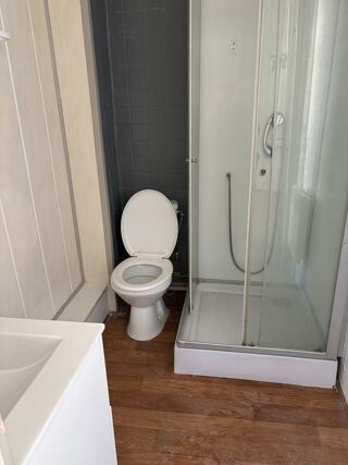 Appartement à louer 4 pièces 74 m²