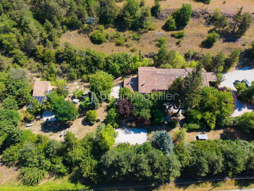 Superbe bastide du XVIII? siècle  Domaine de charme avec chambres dhôtes, gîte et restaurant d'été - Aux portes du Verdon