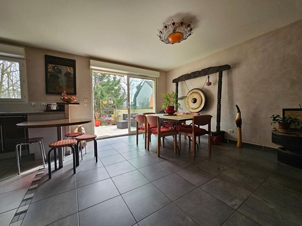 MAISON VUE SUR LE BOIS
