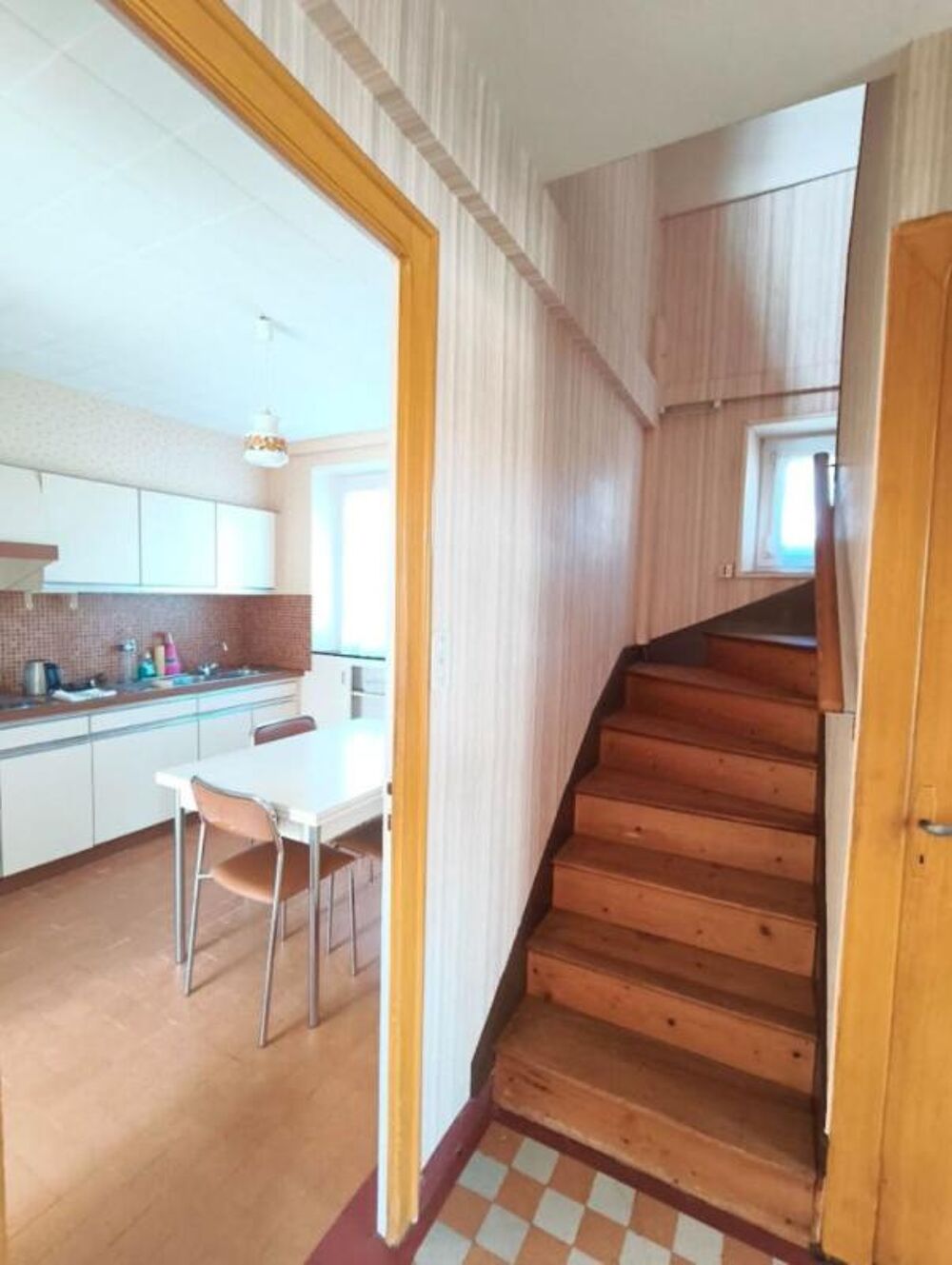 Vente Maison 29520 Châteauneuf du Faou maison mitoyenne au calme 3 chambres cuisine salon bureau et garage Chateauneuf du faou
