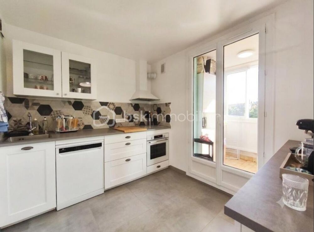 Appartement Type 4 de 70 m² au 2e étage avec terrasse