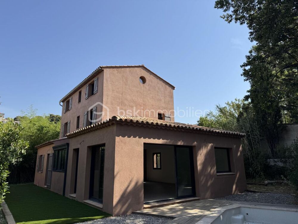 MAISON NEUVE DE 170 M2, 5 CHAMBRES, PISCINE, À TOULON- QUARTIER LA SERINETTE
