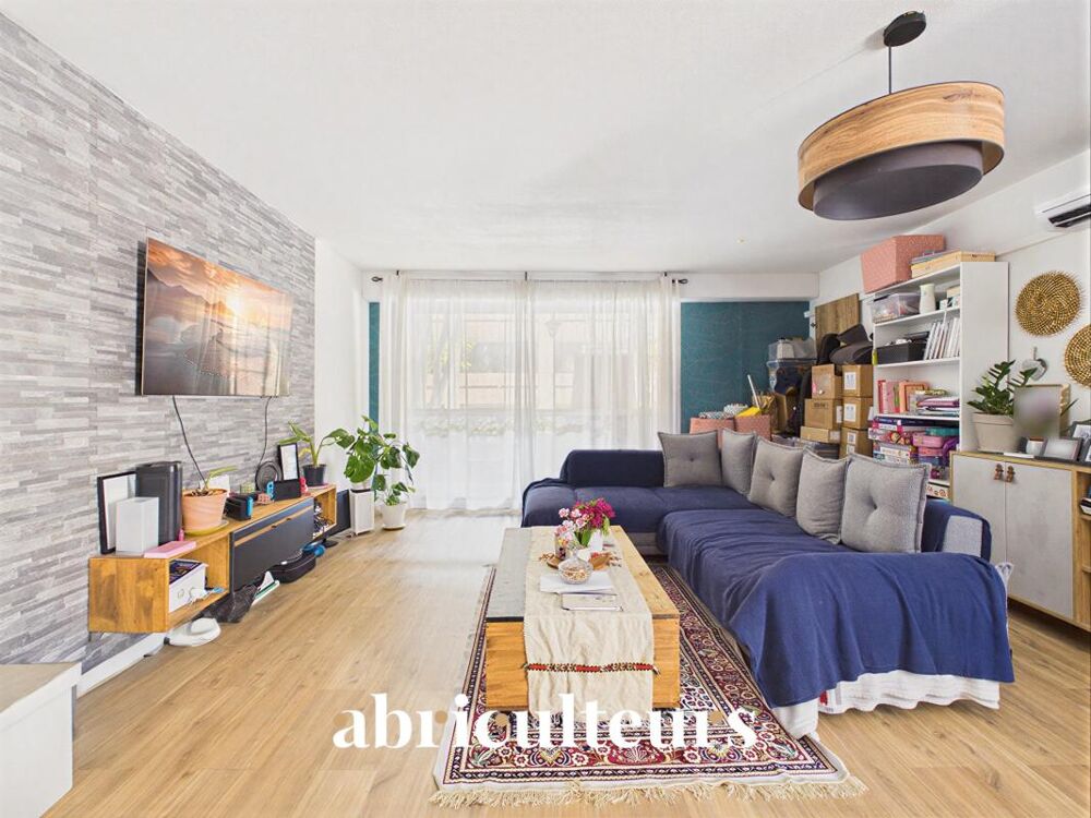 Appartement T3 avec balcon à vendre en centre-ville de Salon-de-Provence (13300)