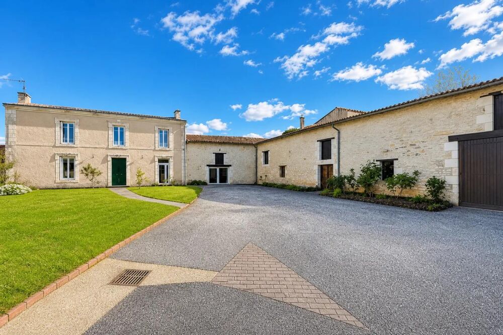 Vente Maison Charme absolu: maison rénovée à Neuville-de-Poitou Neuville de poitou