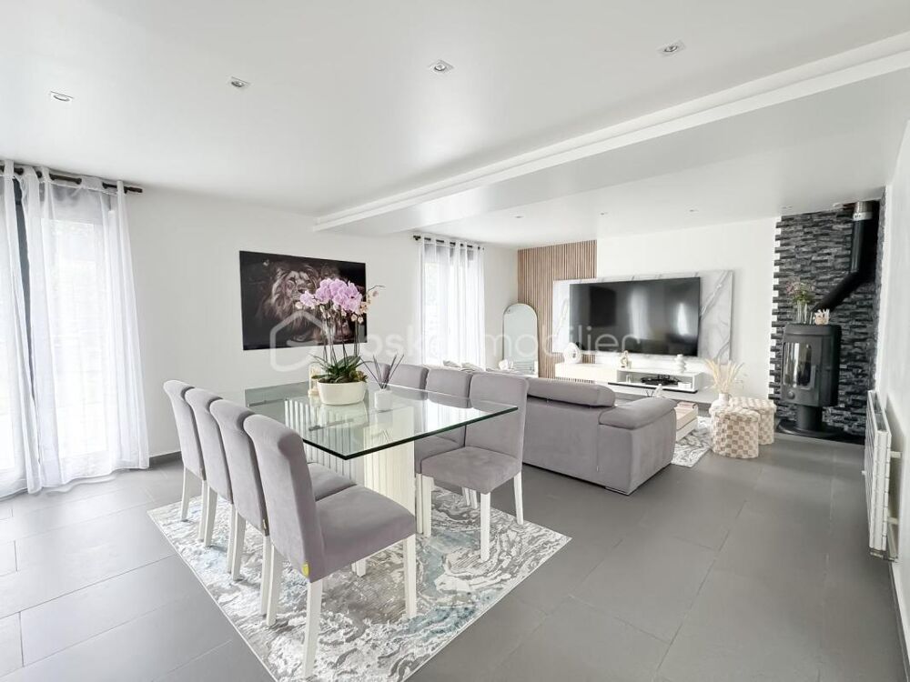 Vente Maison Magnifique pavillon familial à saisir intégralement rénové et meublé, avec piscine aux portes de Val d'Europe Villeneuve saint denis
