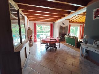 Vente Propriété/Château Propriété de 177 m2 avec piscine Payre
