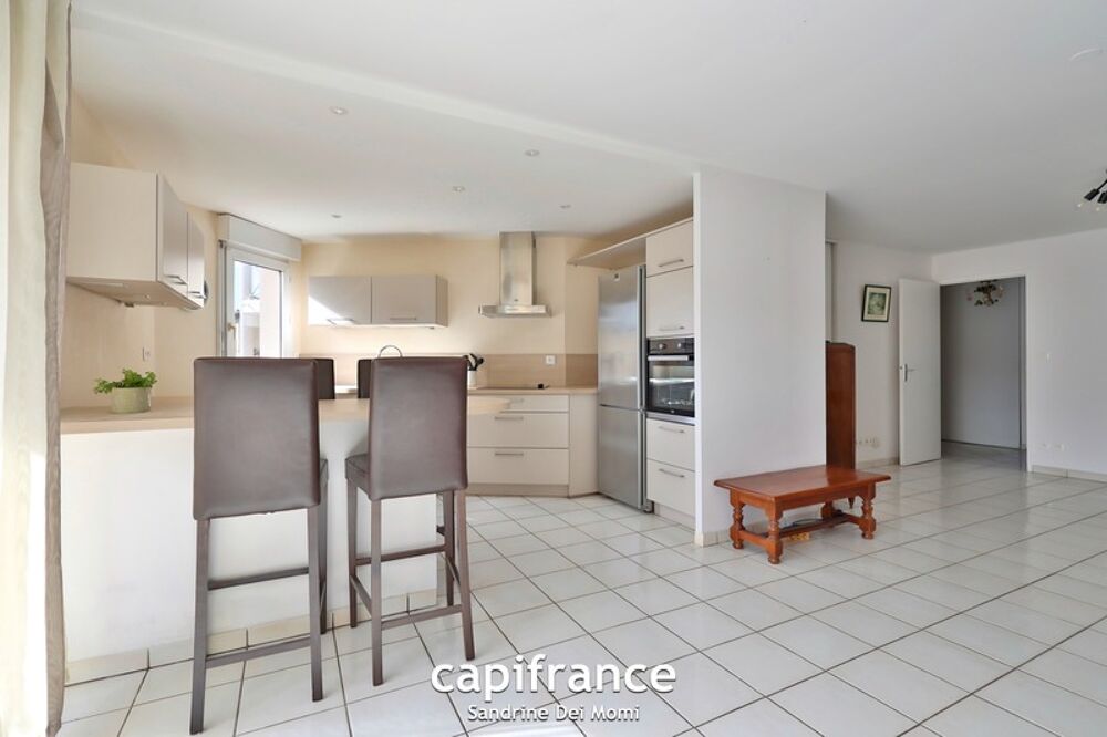 SAINT GENIS LES OLLIERES - Appartement T3 avec grande terrasse, garage et cave