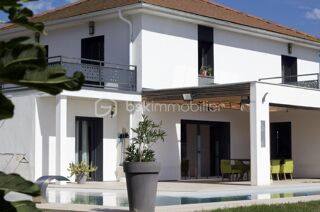  Maison à vendre 6 pièces 217 m²