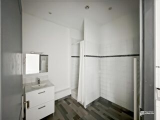  Immeuble � vendre 10 pi�ces 245 m�