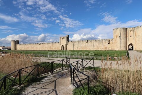 GARD (30) AIGUES–MORTES(30220) &agrave; vendre fonds de commerce H&ocirc;tel bureau 30 chambres et 70 couchages 1200 m2 670000 30220 Aigues mortes