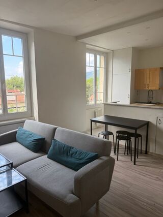  Appartement à louer 3 pièces 45 m²