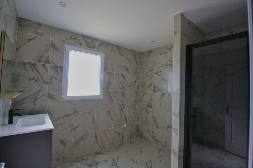 Jolie maison de plain-pied, 3 chambres, sur un terrain de 720 m²