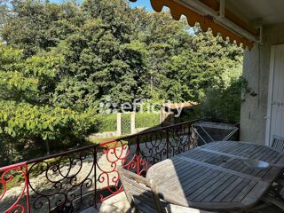  Villa  vendre 7 pices 330 m