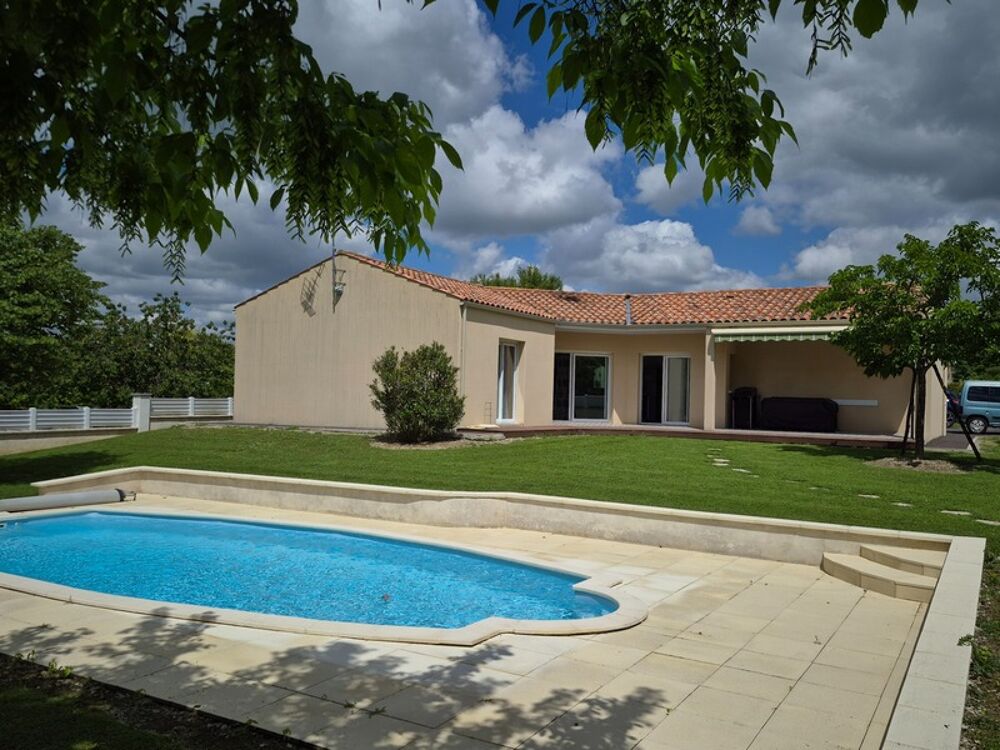 Maison plain-pied denviron 87 m² avec piscine et terrain clos de 1 300 m²