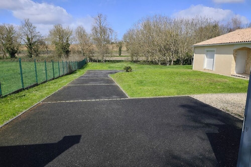 Vente Maison Maison à vendre 4 pièces CHAMPNIERS (16) Champniers