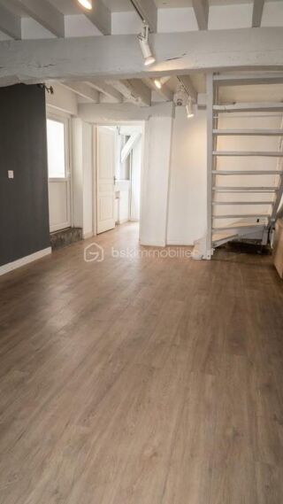  Immeuble à vendre 5 pièces 181 m²