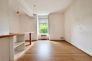  Immeuble à vendre 15 + pièces 571 m²