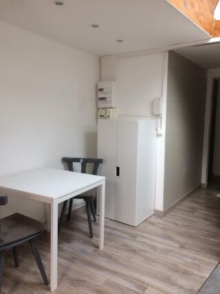  Appartement à louer 1 pièce 25 m²