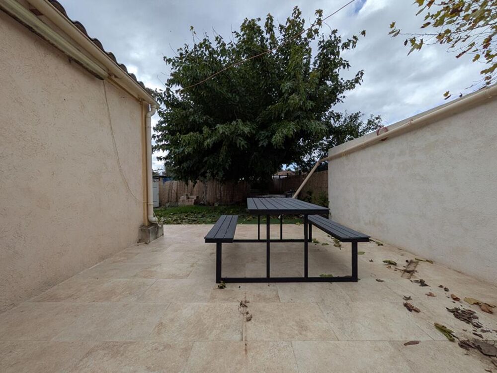 Vente Terrain Terrain Hyeres 300 m2 Non constructible avec électricité solaire, forage et fosse sceptique Habitation légère Hyeres