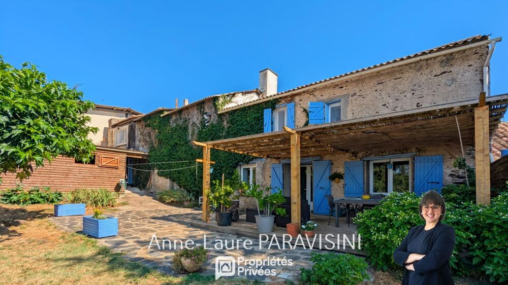 Maison, gîte indépendant et écuries sur 12 000 m² avec vue panoramique