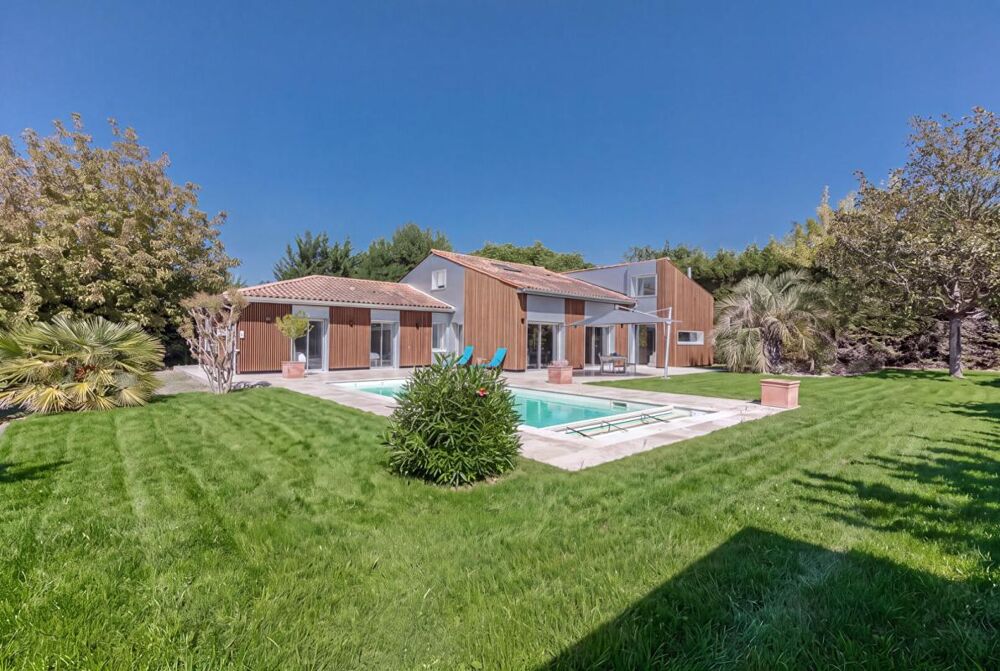 Vente Villa Villa d'architecte de 233 m2 avec piscine et jardin paysagé à Villenave d'Ornon Villenave d ornon