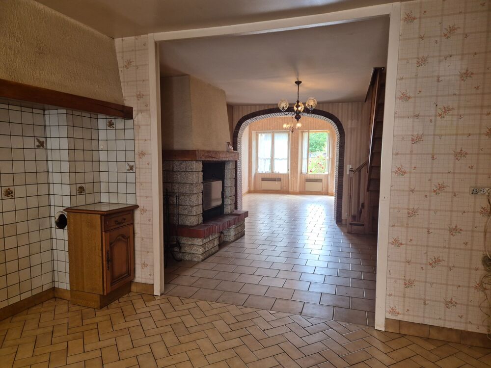 Indre (36) : maison de bourg à vendre 6 pièces de 156 m2 Véranda jardin clos et appartement supplémentaires !