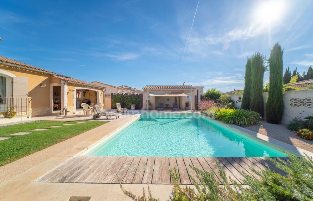 Paradou, Maison 145 m2, piscine chauffée, 1000 M2 de terrain lart de vivre à deux pas du village