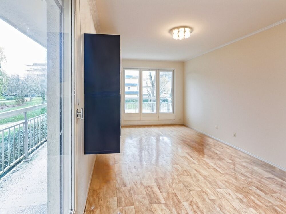Angers  Quartier Roseraie Appartement T3 traversant avec large balcon dangle, cave et parking er de la Roseraie découvrez cet