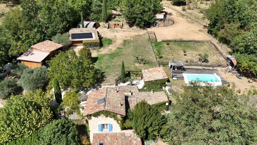VOLONNE  PROPRIÉTÉ DEXCEPTION 3,5 HA  3 HABITATIONS  PISCINE CHAUFFÉE  VUE MONTAGNES