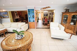  Propriété/château à vendre 9 pièces 172 m²