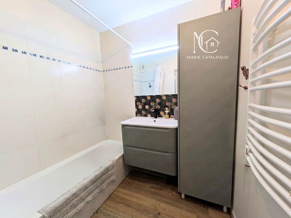 Vente Appartement Appartement 3P environ 66m²  avec grande terrasse et parking en sous-sol - Commodités à pied Roquebrune sur argens