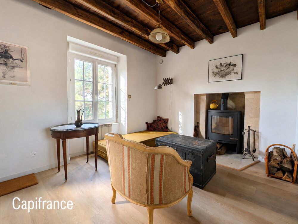 Vente Maison TRÉAL – Maison en pierre rénovée en 2022 sur 8 300 m² avec 2 hangars Treal