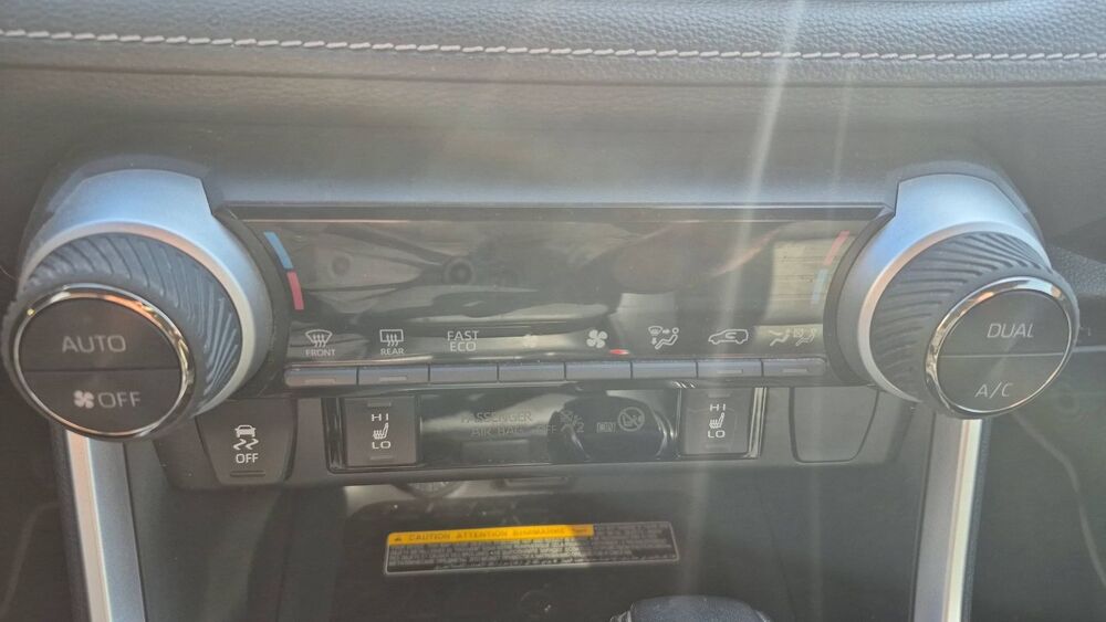 RAV 4 2.5 VVT-iE 222 Hybrid AWD-I E-CVT Lounge - Premi&egrave;re main Aut 2021 occasion 89310 Noyers