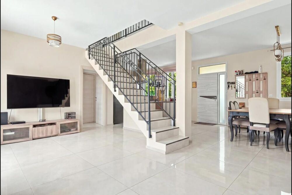 Vente Maison CHÂTILLON – MAISON 145 M² – DPE A – T2 INDÉPENDANT – JARDIN – GARAGE Chatillon