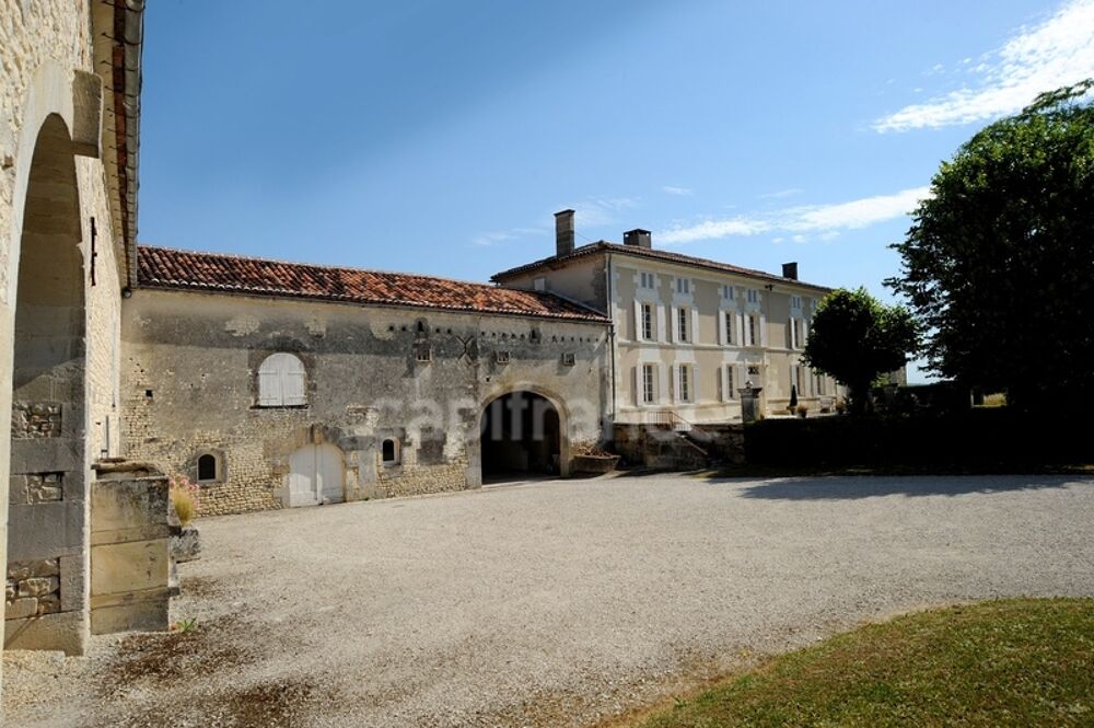 à vendre  Propriété/château Cognac (16100)