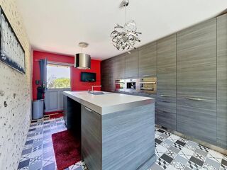  Maison � vendre 8 pi�ces 335 m�