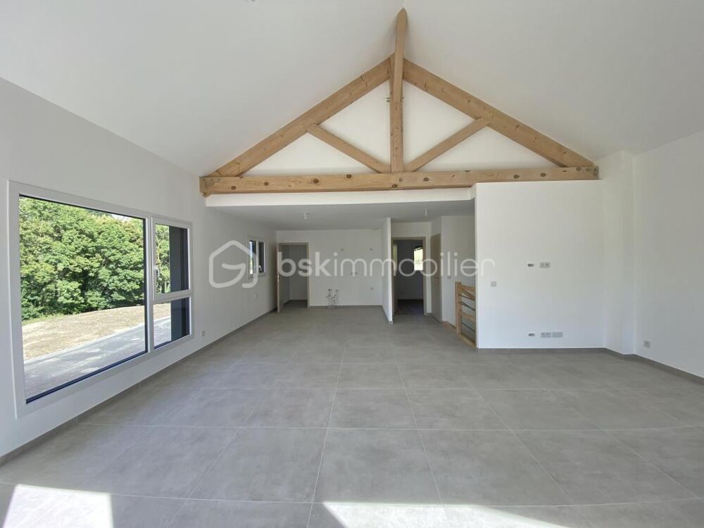 Magnifique maison 5 pièces sur 660 m² de terrain à l'entrée de Sillingy