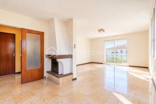 Vente Maison *** MAISON T3/T4 PROCHE TOUTES COMMODITÉS *** DEUX GARAGES + SOUS-SOL AMÉNAGÉ EN T2 INDÉPENDANT *** La garde