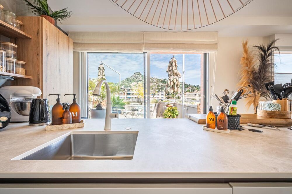 Vente Appartement DPT VAR (83) - T4 DE STANDING  - PROCHE CENTRE VILLE - ENTRE CIEL ET MER Hyeres