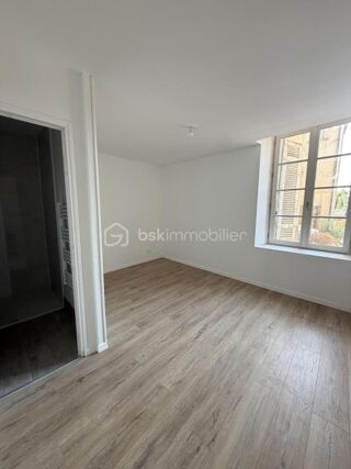  Immeuble à vendre 8 pièces 166 m²